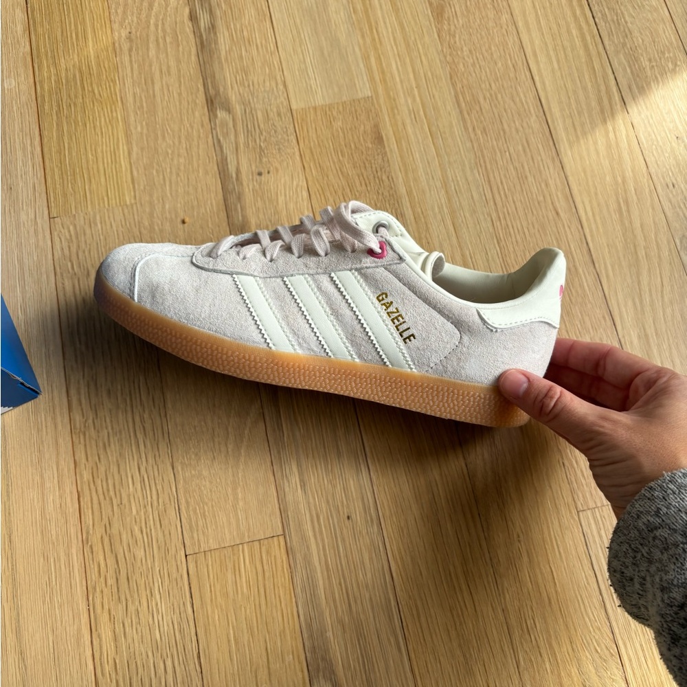 Limited edition Adidas valentine gazelle shoes
